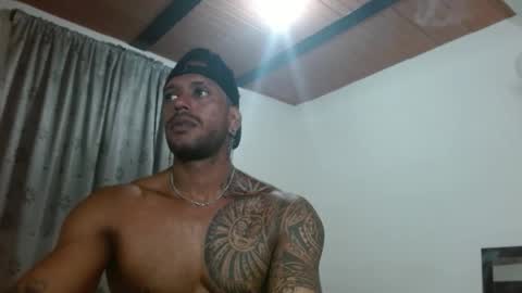 Snapshot of manolofitt chatting on October 31, 2025, 4:41 pm Manolo online show from October 31, 2025, 4:41 pm