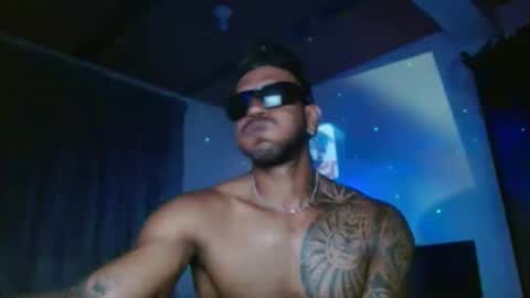 Snapshot of manolofitt chatting on November 4, 2025, 12:32 am Manolo online show from November 4, 2025, 12:32 am