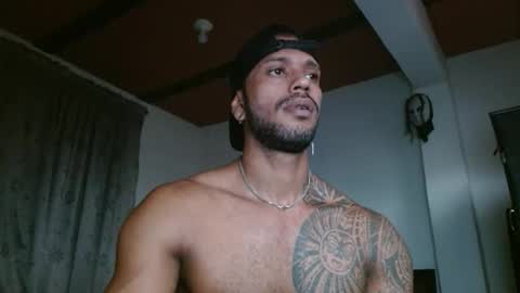 Snapshot of manolofitt chatting on November 8, 2025, 6:40 pm Manolo online show from November 8, 2025, 6:40 pm