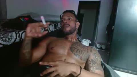 Snapshot of manolofitt chatting on November 10, 2025, 10:31 pm Manolo online show from November 10, 2025, 10:31 pm