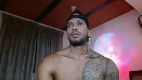 Snapshot of manolofitt chatting on November 20, 2025, 3:23 pm Manolo online show from November 20, 2025, 3:23 pm