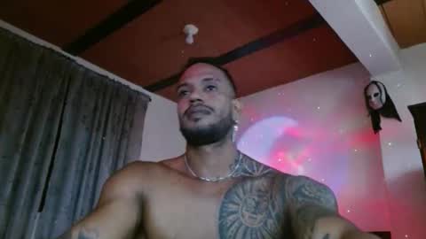 Snapshot of manolofitt chatting on November 21, 2025, 4:27 pm Manolo online show from November 21, 2025, 4:27 pm