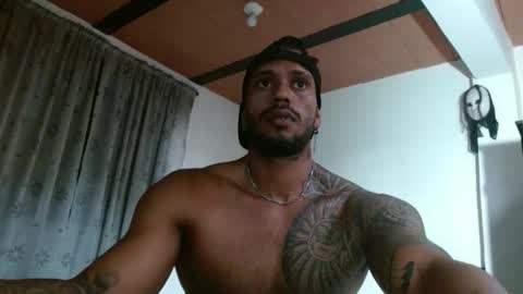 Snapshot of manolofitt chatting on November 23, 2025, 7:24 pm Manolo online show from November 23, 2025, 7:24 pm