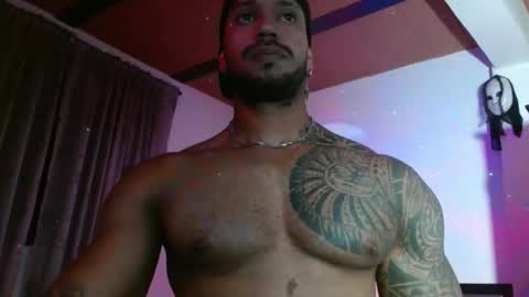 Snapshot of manolofitt chatting on November 25, 2025, 12:05 pm Manolo online show from November 25, 2025, 12:05 pm