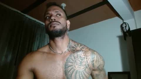 Snapshot of manolofitt chatting on November 27, 2025, 5:15 pm Manolo online show from November 27, 2025, 5:15 pm