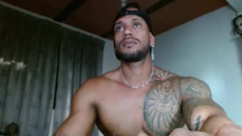 Snapshot of manolofitt chatting on December 3, 2025, 9:57 pm Manolo online show from December 3, 2025, 9:57 pm