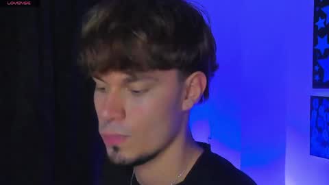  independent model online show from April 24, 2026, 2:03 am