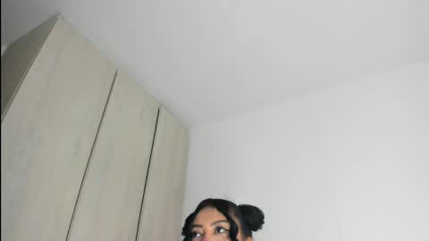 Snapshot of manuela_anderson chatting on May 4, 2026, 4:03 pm MANUELA online show from May 4, 2026, 4:03 pm