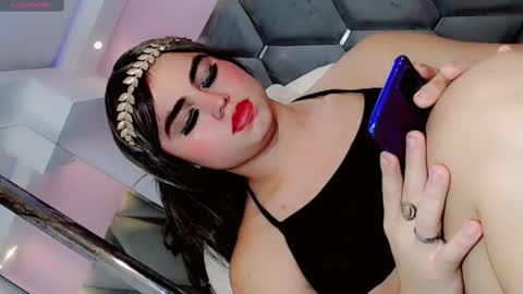 Manuela Kingsley online show from February 1, 2025, 6:08 pm