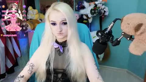 Manuela online show from February 24, 2025, 2:26 pm