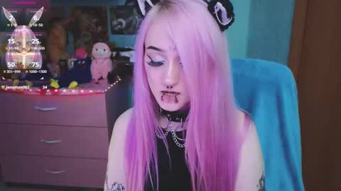 Manuela online show from September 23, 2025, 8:23 pm