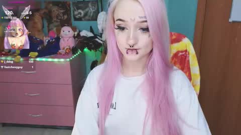 Manuela online show from October 7, 2025, 8:17 pm