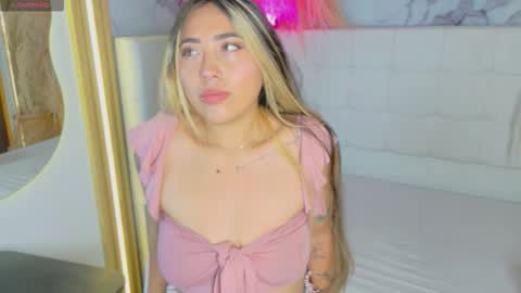 Manuela  online show from December 21, 2025, 8:05 pm