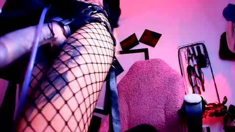 manuevans10 online show from October 20, 2025, 9:37 pm