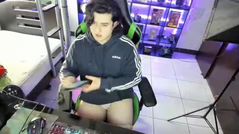 mapachoso1414 online show from November 19, 2025, 10:21 pm