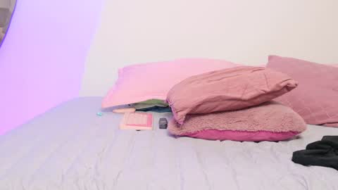     online show from January 16, 2025, 2:51 am