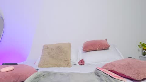     online show from February 14, 2025, 3:33 am