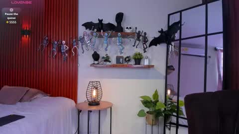 Mar online show from October 7, 2025, 8:39 pm