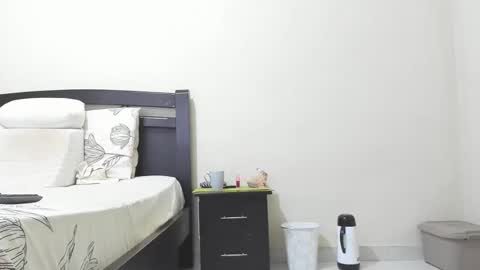 Mara online show from April 18, 2026, 1:04 pm