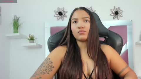 Snapshot of mara_blakee chatting on May 21, 2026, 12:01 pm mara_blakee online show from May 21, 2026, 12:01 pm