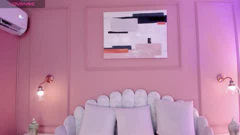 Mara  online show from September 13, 2025, 6:08 pm