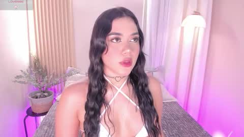 Mara  online show from November 13, 2025, 8:52 pm