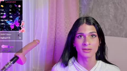 Snapshot of mara_friendboy chatting on December 14, 2024, 11:23 pm Mara online show from December 14, 2024, 11:23 pm