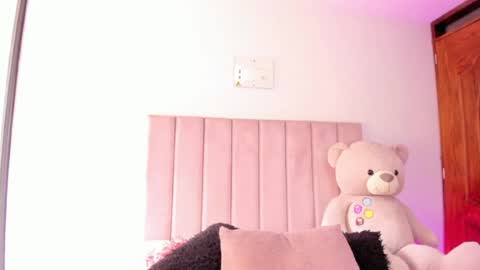 Snapshot of mara_sans chatting on July 9, 2026, 7:29 pm Mara online show from July 9, 2026, 7:29 pm