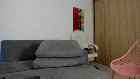 mara modelo independiente online show from December 15, 2024, 1:35 am