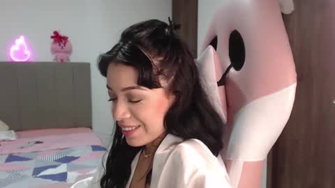 Marcela independent online show from March 7, 2025, 5:29 am