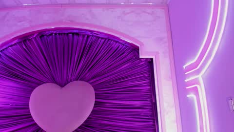 maralinette22 online show from October 12, 2025, 10:25 am