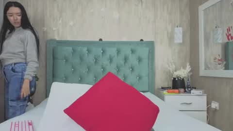 Marcela online show from November 4, 2025, 7:35 pm