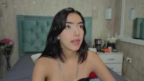 Marcela online show from April 17, 2026, 8:34 pm