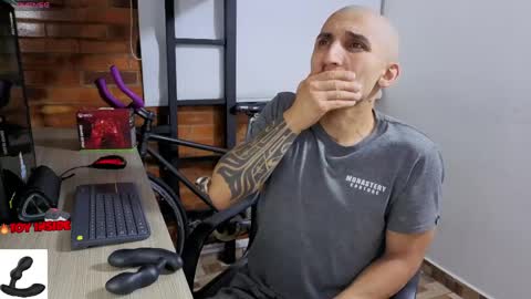 Marck  Independent model  online show from April 6, 2026, 2:20 am