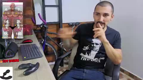 Snapshot of marckmuscle chatting on June 15, 2026, 2:36 am Marck Independent model online show from June 15, 2026, 2:36 am
