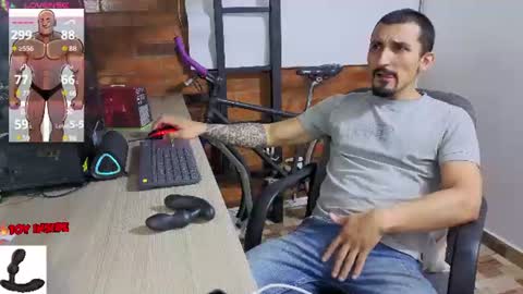 Snapshot of marckmuscle chatting on July 5, 2026, 1:23 am Marck Independent model online show from July 5, 2026, 1:23 am