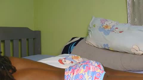 marclyne_cy online show from November 20, 2025, 8:41 pm