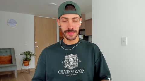 Marco IG marco tahani online show from December 25, 2024, 2:13 pm