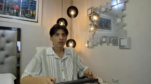 Snapshot of marcoviolet chatting on June 4, 2026, 12:33 pm marcoviolet online show from June 4, 2026, 12:33 pm