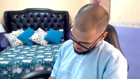 marcus_soler online show from October 1, 2025, 4:35 pm