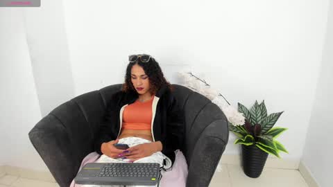 marfilastrom online show from February 5, 2025, 8:00 am