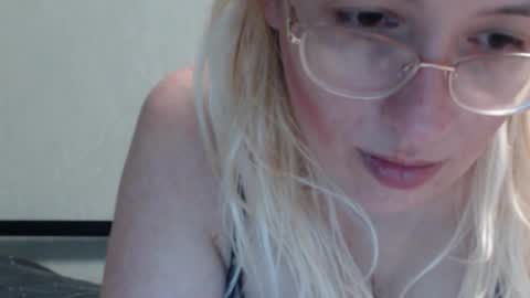 margo_shine online show from December 17, 2025, 3:07 pm