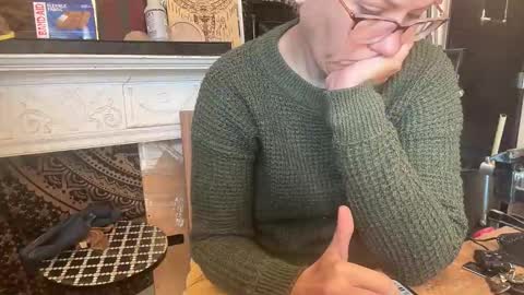 Elle online show from November 3, 2025, 3:13 pm