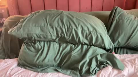 Elle online show from March 24, 2026, 3:06 pm