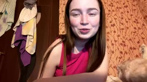 Chloe online show from April 16, 2026, 9:39 pm
