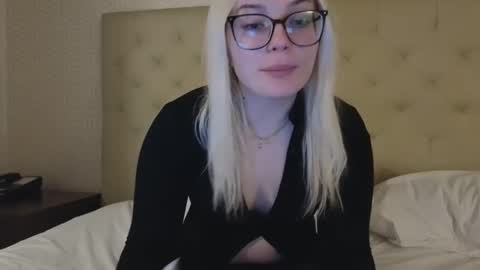 margot_robbie7 online show from January 17, 2025, 5:00 am