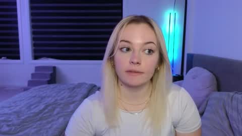 margot_robbie7 online show from November 30, 2025, 10:58 pm