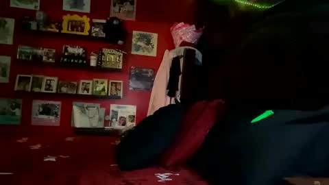 Mari Bee online show from April 16, 2026, 12:33 am