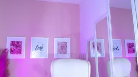 Snapshot of maria_jones chatting on December 16, 2024, 2:16 pm Instagram soymj01 online show from December 16, 2024, 2:16 pm