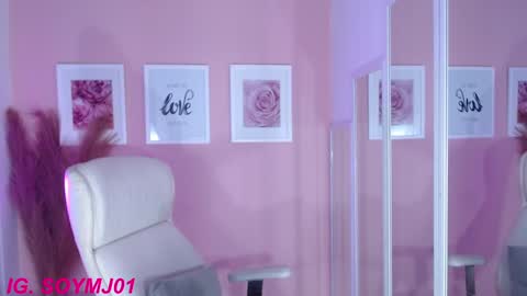 Snapshot of maria_jones chatting on December 19, 2024, 12:12 pm Instagram soymj01 online show from December 19, 2024, 12:12 pm